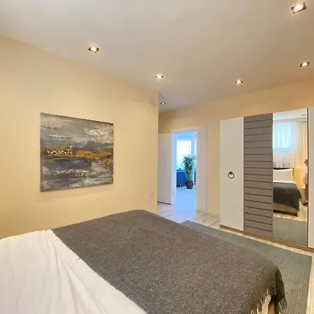 Stylish Sea View 2 Bedroom Steps To The