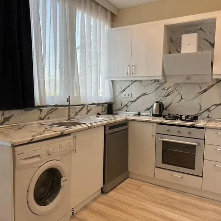 Stylish Lakeview 2 Bedroom Steps To The Holiday home Bogazici