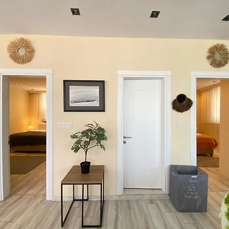 Stylish Sea View 2 Bedroom Steps To The *