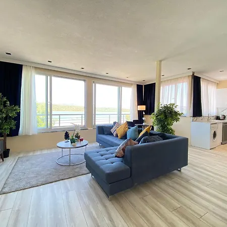 別荘 Stylish Sea View 2 Bedroom Steps To The