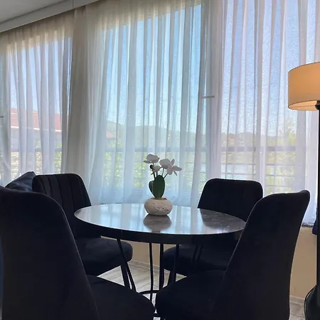 Stylish Sea View 2 Bedroom Steps To The Bogazici